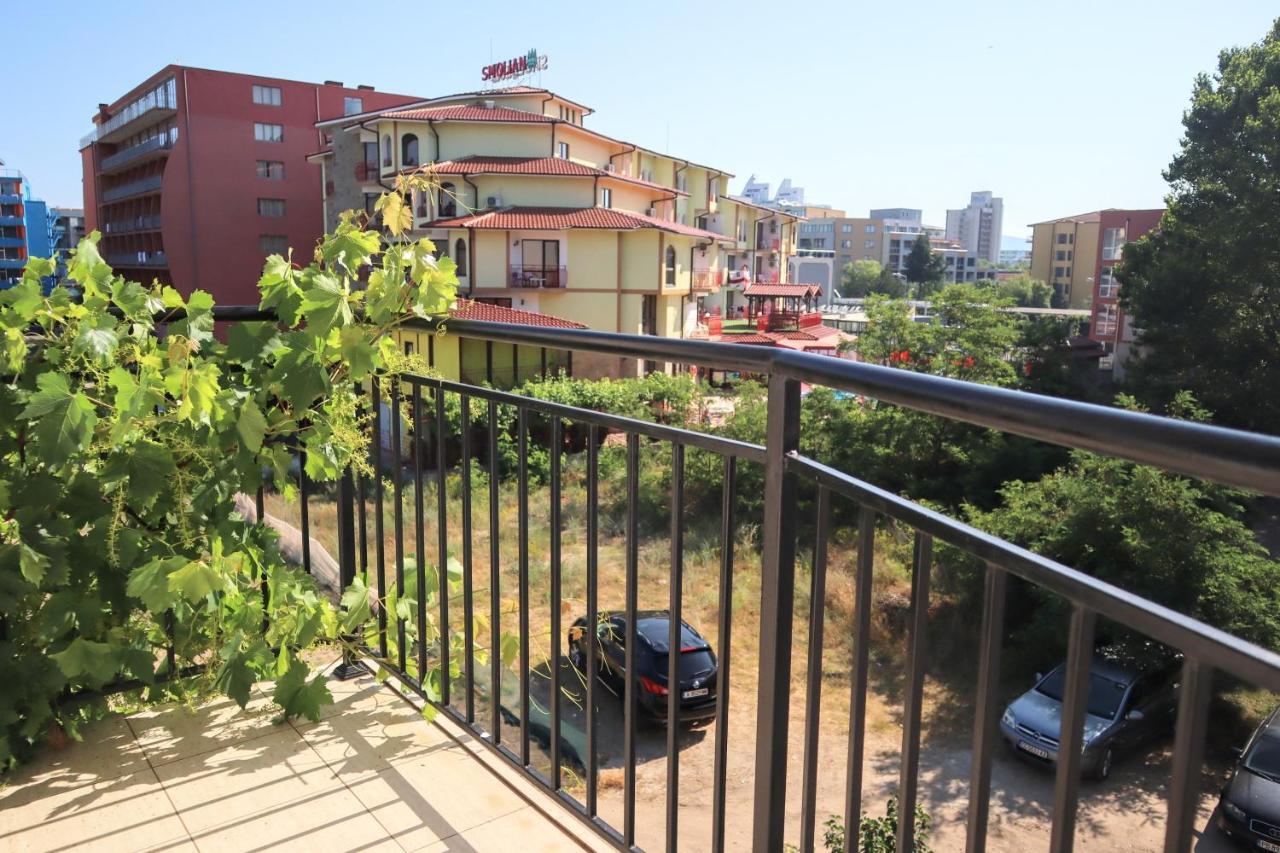 Къща За Гости "Arawana" Pantai Sunny Bagian luar foto